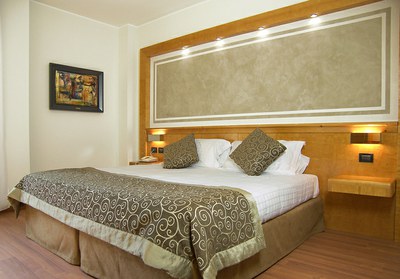 Hotel President, room