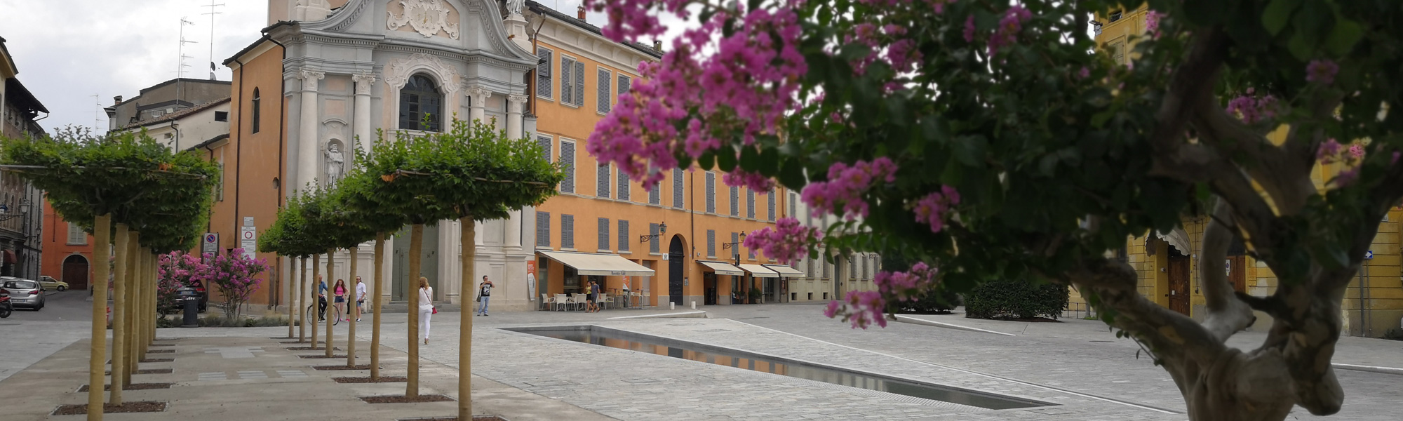 Piazza Roversi