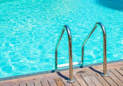 Summer is here: here is a list of swimming pools in Reggio Emilia and the surrounding area where you can have fun and go for a swim. Most of these summer swimming pools also have a bar and a restaurant.