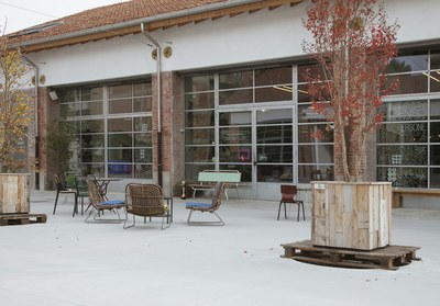 La Polveriera, outside