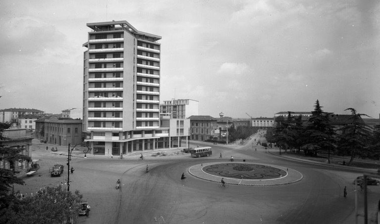 The exhibition is dedicated to the great architects who, during the twentieth century, contributed to building and transforming the city of Reggio Emilia. At Palazzo da Mosto, via Mari, 7