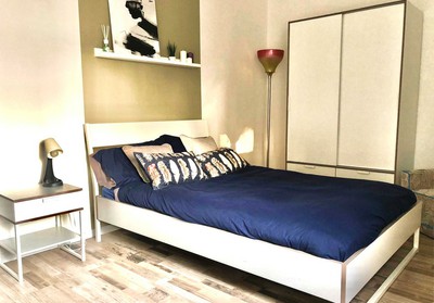 Civico 1, room