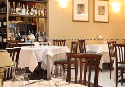 Ristorante "A Mangiare", tables set