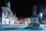 mediagallery immagini - piazza notturna