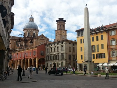 Reggio Emilia - Obelisco Piazza Gioberti