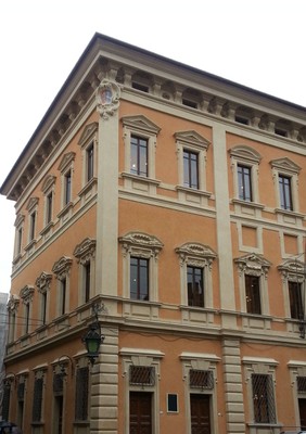 Reggio Emilia - Palazzo Bussetti restaurato - esterno