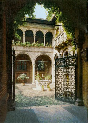 Reggio Emilia - Palazzo Sacrati Fontanelli Reggio Emilia - Palazzo Sacrati Fontanelli