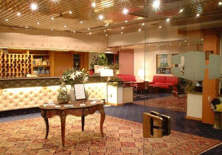 Hotel Cristallo, hall