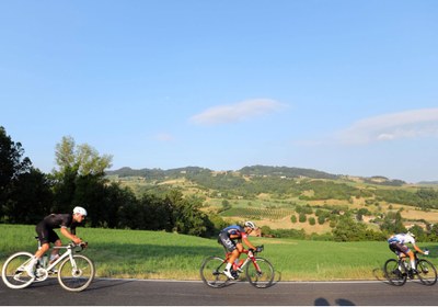 Corsa ciclistica. Partenza e arrivo in Corso Garibaldi.