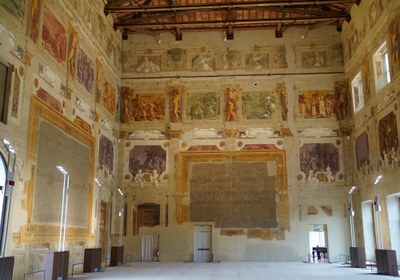 Gualtieri - Piazza   Bentivoglio e Palazzo Bentivoglio