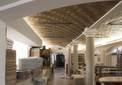 Non c'è amore più sincero di quello per il cibo. Trent’anni di attività hanno reso il ristorante un punto di riferimento per la cucina tipica emiliana e campana.