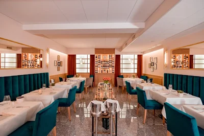 Locale “storico” alle porte della città. La cucina prende spunto dalla tradizione ma offre anche proposte creative con attenzione alla stagionalità dei prodotti.