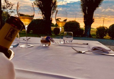 Il Ristorante sorge all'interno di un antico caseificio dell'800. Qualità, territorio e stagionalità sono le sue parole chiave. Insignito con la Chiocciola Slow Food.