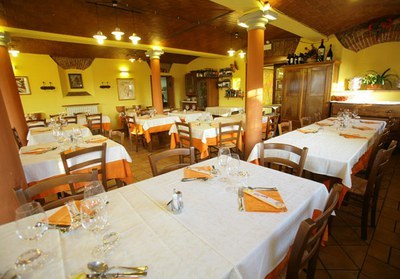 Calde atmosfere e piatti prelibati in un ambiente famigliare. Il tutto nella migliore tradizione culinaria emiliana con un tocco di novità.