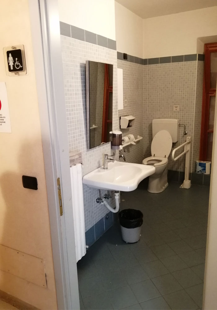 Bagno accessibile DONNE al piano 3