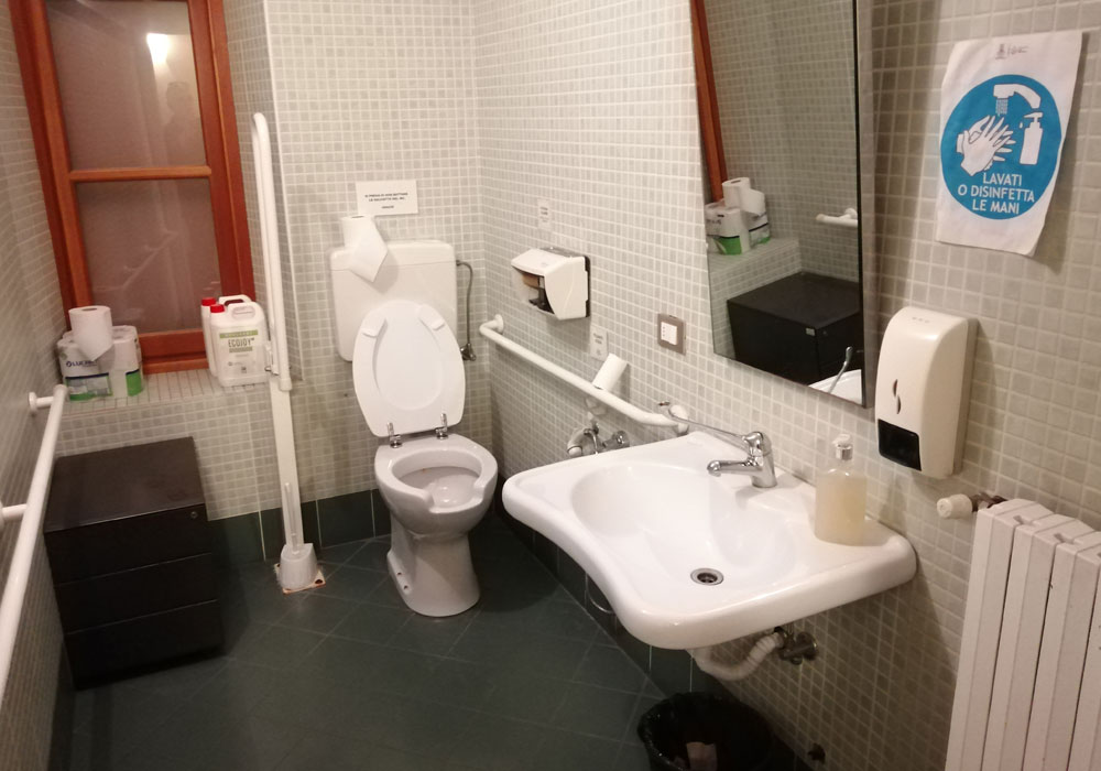 Bagno accessibile UOMINI al piano 1