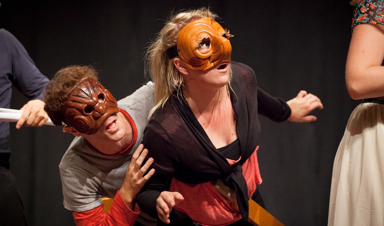 Spettacoli teatrali. Nel cortile del Teatro San Prospero, Via Guidelli 5, e presso il Teatro Cavallerizza, Viale Allegri 8/a.