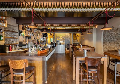 Bistrot Canossa, tavoli e bancone