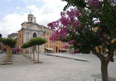 Piazza Roversi