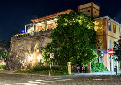 Rocca veduta dall'ingresso osteria del viandante