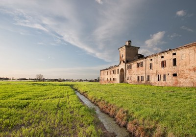Riserva regionale con risorgive e fontanili nella alta pianura reggiana.