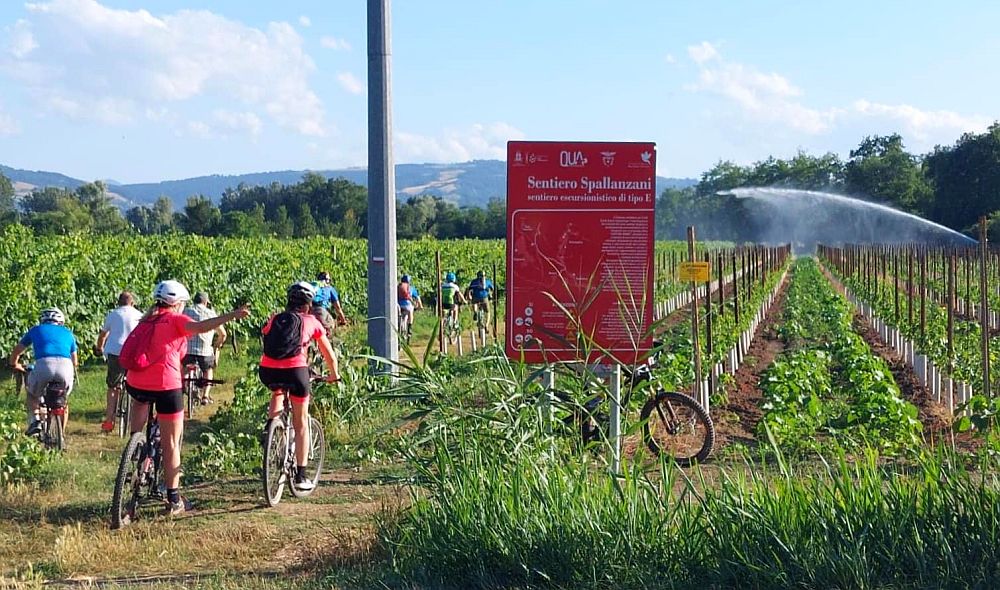 Sulle strade di Lazzaro Spallanzani, attraverso tutte le fasce climatiche della provincia.